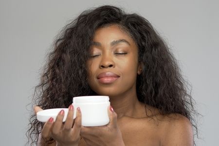 pelo encrespado hidratante