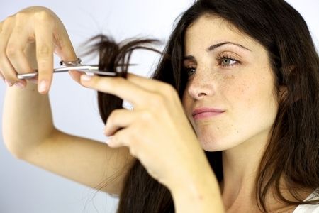 pelo encrespado puntas abiertas