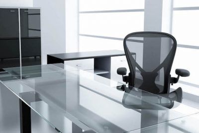 Silla de oficina en un despacho moderno