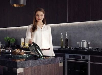 AEG ‎HX6-30STM aspirando encimera